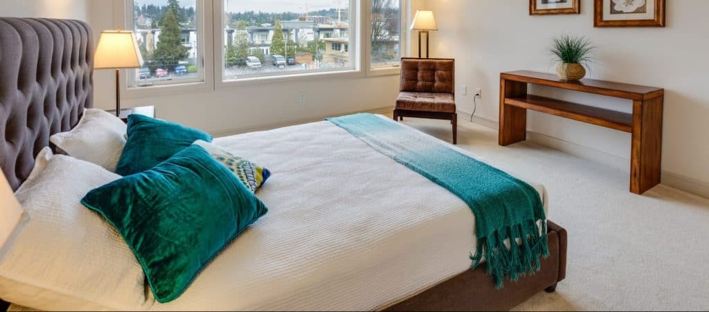 free Airbnb bedroom