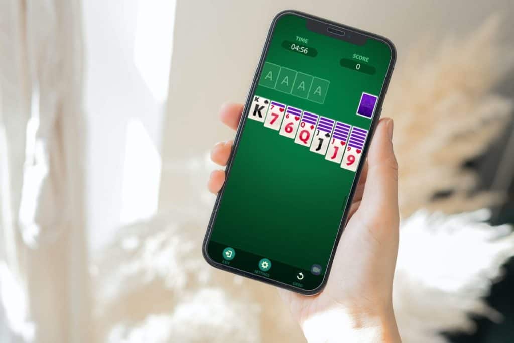 Solitaire Cash displayed on a smartphone