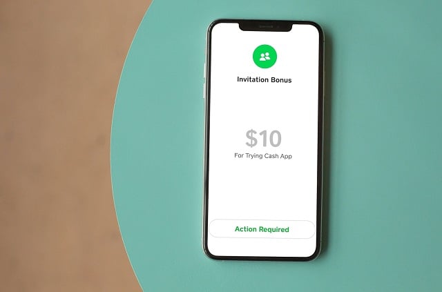  Cash App bonus on smartphone screen