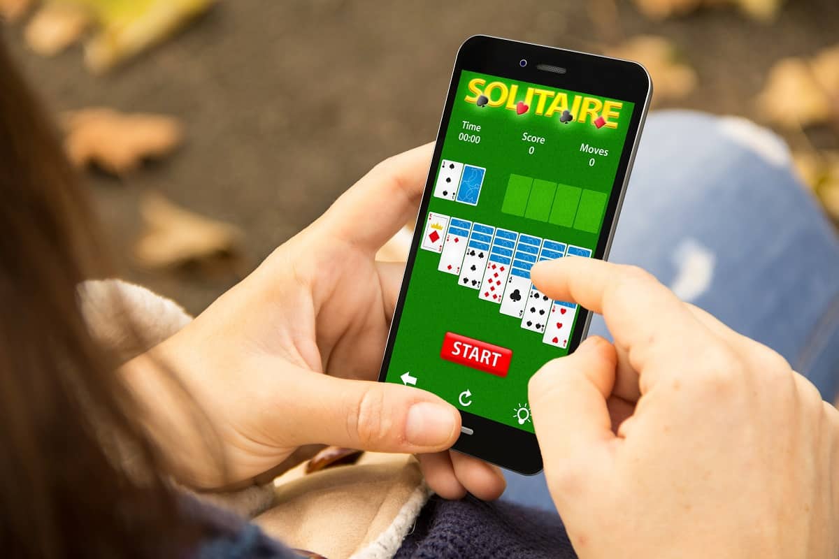 How to Play Solitaire for Money on Your Phone