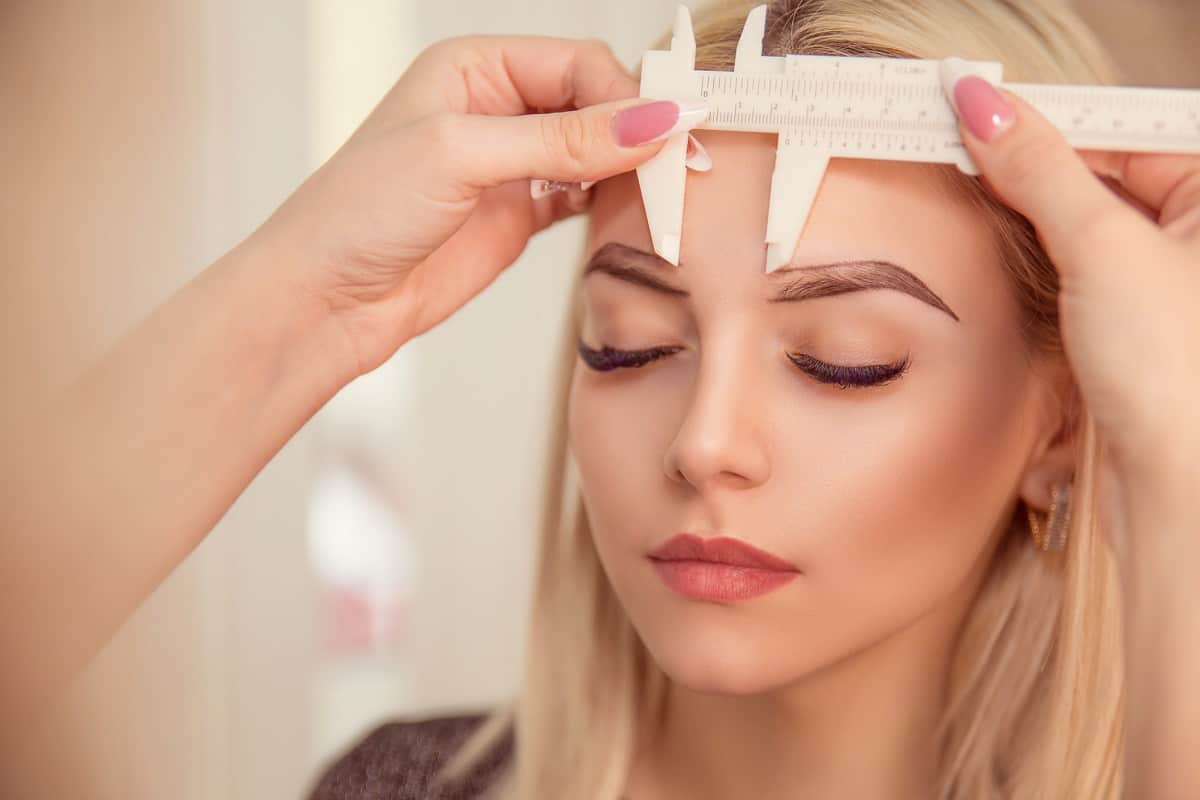 6 Online Microblading Courses with Kits, Certificates, Videos, and More