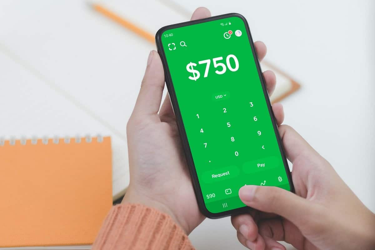 Phone displaying 0 on Cash App